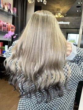 リリー ヘアーアンドビューティー(Lily) ハイトーンカラー