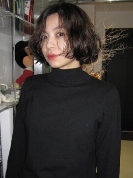 ポピンズ(poppins) 前上がりボブ