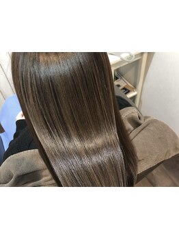 シルキー縮毛矯正で,うねり/広がりを抑えて自然な仕上がりに*毛先まで潤う艶ストレート*[茅ヶ崎/茅ヶ崎駅]