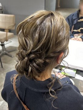 ヘアメイク ギャリス 北新地店(HAIR MAKE SALON Gallis) アップスタイル