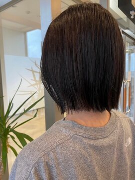 シータ 成増(THETA) ナチュラル切りっぱなしボブ