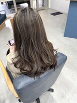 チーク(CHiiK)&nbsp;ハイライト×グレージュ