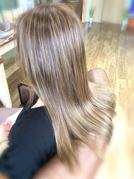 ヘアアトリエ チトニワ(hair atelier titoniwa) ハイライトカラー