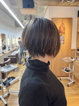 ロジエ(ROSIER) 前髪無しハイライトショートボブ