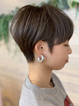 ブルーム(bluem)の写真/今までの白髪染めに満足できなかった方に♪白髪を活かしたデザインカラーで隠すではなく【魅せる】カラーに