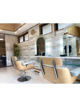 広々とした店内で、癒しのサロンタイムをお過ごし下さい♪マンツーマン施術でリラックスできるサロン◎