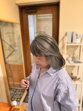 ワンバイワンクラッカ(one by one CLACCA) ハイトーン白髪ぼかし