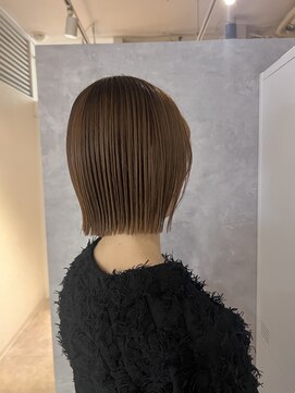 モク(mok) パツっとストレート外ハネボブ