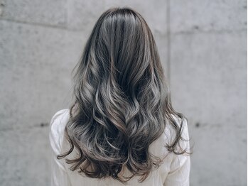 ヘアセラピー サラ(hair therapy Sara)の写真/美髪・髪質改善専門店が自信を持ってお届けする"イルミナカラー"♪ツヤ・発色・透明感…全てが他と違う！