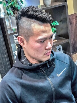 オムヘアーツー (HOMME HAIR 2) #ハイフェード#ハードパーマ#サイドパートモヒカン#homme2nd櫻井