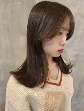 イル(ill) ベージュカラー 韓国風 顔周りカット 大須