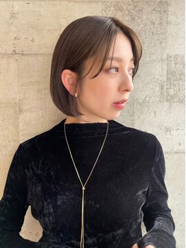 ザシー オモテサンドウ(The C) 20代30代40代ナチュラル大人可愛いレイヤースタイル