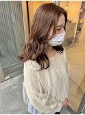 ベージュ