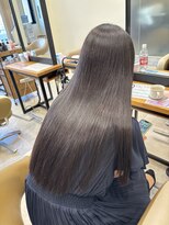 アローム(alom) イメチェン/ホワイトブロンド/外ハネボブ/美髪/茅ヶ崎