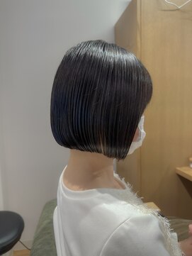 オフ(off) ぱつっと感が可愛いボブ