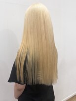 ロックス バイ マグ 松本(rocks BY MAG)&nbsp;ハイトーンカラーブリーチブロンドヘア抜きっぱなしロング