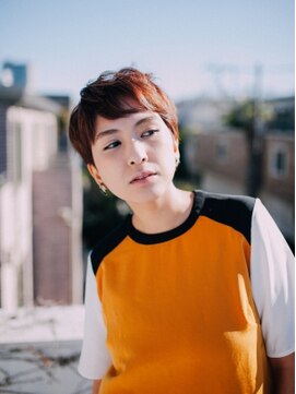 エマージュ 新宿(Emerge) 個性派シンプルショート