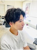 黒髪真ん中分け
