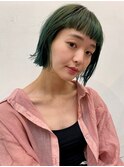グリーン×オン眉ショート