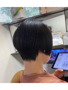 カミケン 方木田店(kamiken.) モード大人こなれ感クール個性派ショート【カミケン方木田店】