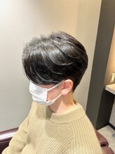 リレーションメンズヘアー(RELATION MEN'S HAIR) センターパート／ダークアッシュ／カルマパーマ