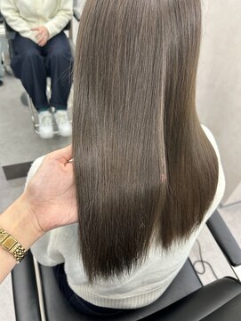 クム 横浜(qumu) 【qumu MARIKO】ブリーチなしオリーブグレージュ