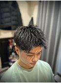 刈り上げツーブロック前下がりマッシュ短髪黒髪アップバング
