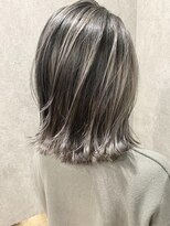 ラビマーニ 箕面店(Labimani)&nbsp;白髪ぼかし バレイヤージュ × レイヤーボブ