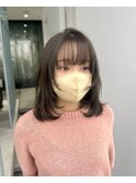 束感がかわいい顔周りレイヤーに柔らかい赤み消しオリーブカラー