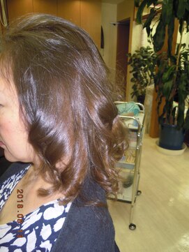 トータルビューティーサロンカワニシ カラー・トリートメント