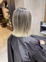 サニー 渋谷(SUNNY)&nbsp;バレイヤージュ、ハイライト、レイヤーロング、グレーベージュ