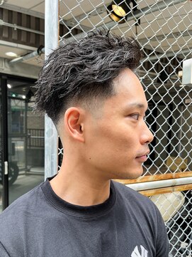 フジヤマ バーバー ショップ(FUJIYAMA BARBER SHOP) ツイストフェードショート