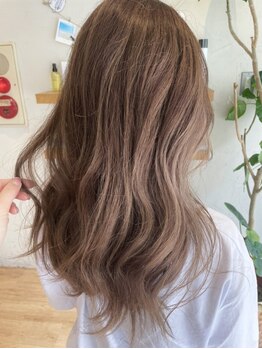 諦めていたダメージ毛も改善◎こだわりのトリートメントでダメージを補修し、艶感のある美しい髪に☆