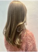 ブリーチカラー×ミルクティベージュ×レイヤーカット