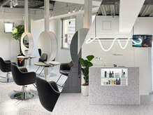 明るく開放的な店内は、"韓国のお洒落なカフェ"のような雰囲気でゆったりとお過ごしいただけます☆