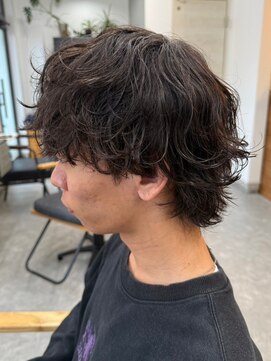 フゥ 宇都宮(FeU) 緩め波巻きスパイラルパーマシャドウパーマメンズマッシュウルフ