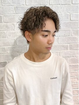 エイム(A-im) 【MEN,s】センターパート×ツイストスパイラル×グレージュ