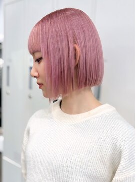 ジゼル 梅田(GiseL) ブリーチ ダブルカラー ハイトーン ボブ 髪質改善 ピンク 10代