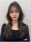 オリーブカラーで赤みを消す