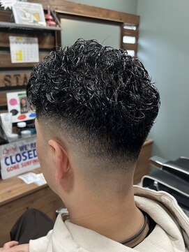 スタンドバーバー 柏(STAND BARBER) 刈り上げセンターパート/波巻きツイストスパイラル/柏/柏駅