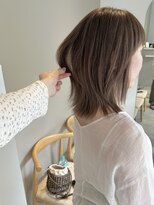 ルッカ(Lucca) 透け感ベージュの大人くびれボブ