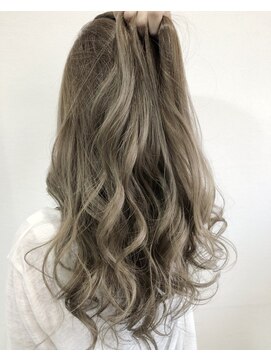 ヘアデザイン ルピナス(HAIR DESIGN Lupinus) 外国人グレージュ/ホワイトアッシュ