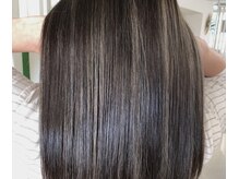 縮毛矯正技術と美容師から大人気の内部補修特化型oggiottoを組み合わせで朝の手間を楽に
