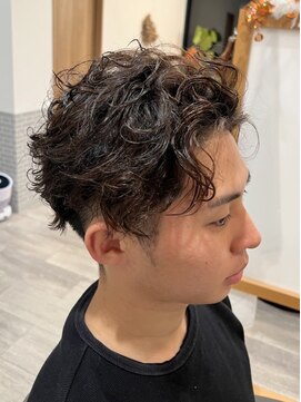 クーレ(Cuure) 刈り上げツーブロック・スパイラルパーマ