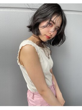 スリー(three) ボブ