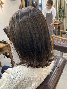 レイリー(LAiLy) 切りっぱなし　ボブ