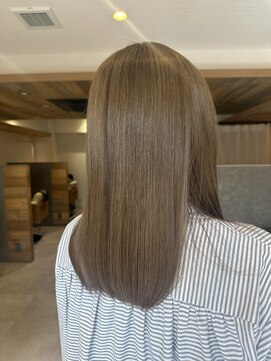 ブルーム ヘア デザイン ドゥーエ(bloom hair design due) オリーブベージュ 「髪質改善×塚口美髪トリートメント」