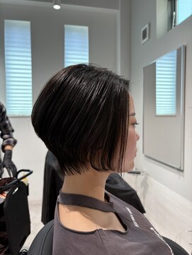 ハーツ 船橋(HEARTS) 骨格補正ショートボブ【船橋/白髪ぼかし/脱白髪染め】