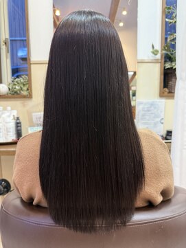 コアフィールフィス(COIFFURE fils) 新規お得クーポンあり【見附　今町】黒髪ストレートヘア