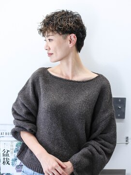小顔刈り上げショート【宮尾ウィルヘルム】